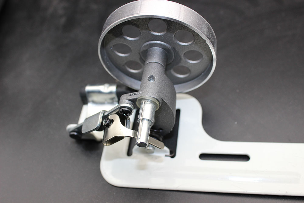 工业普通平缝机绕线器电动缝纫机配件平车倒线器导线器配件打线器