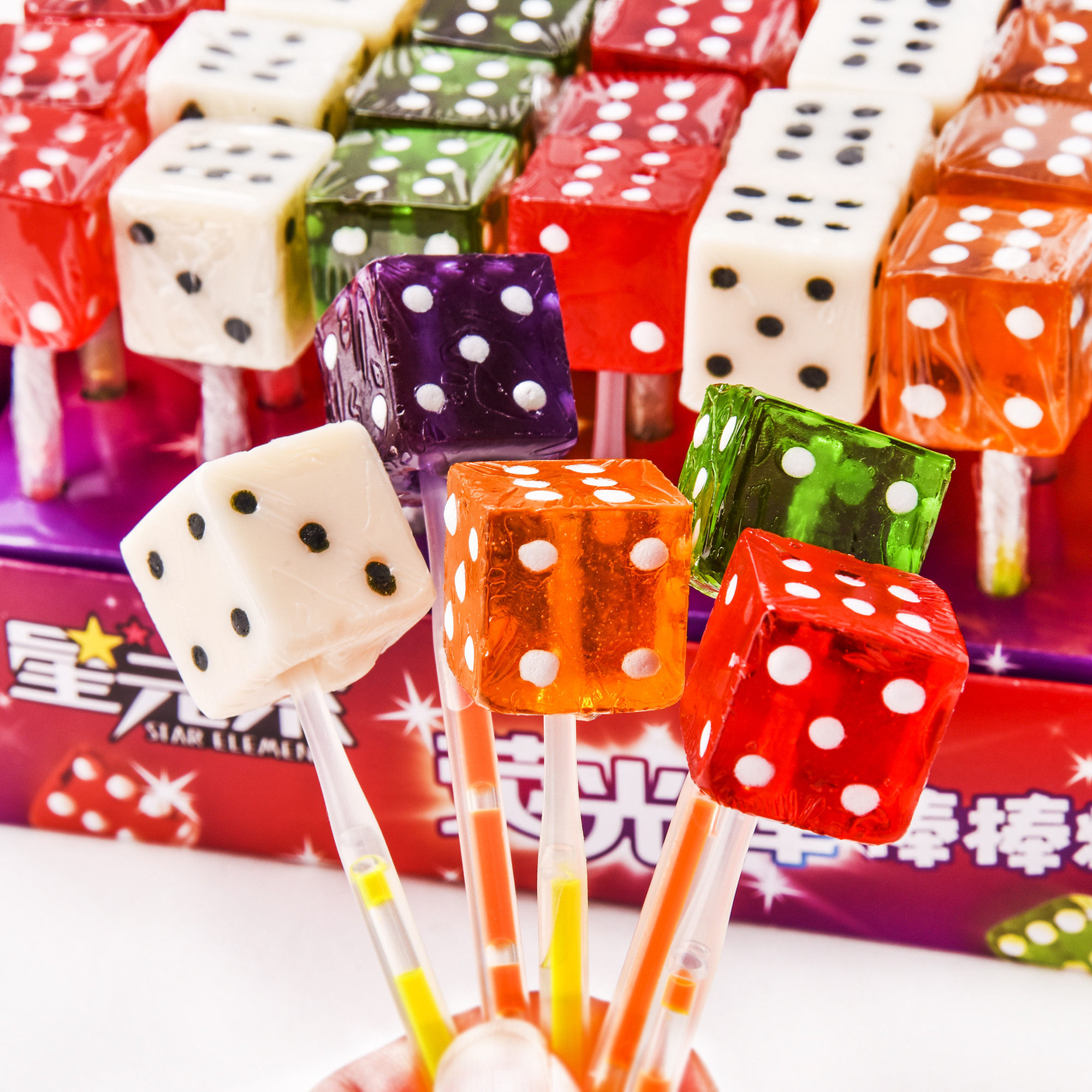 网红抖音糖荧光棒骰子棒棒糖创意可爱色子糖儿童学生喜爱麻将糖果