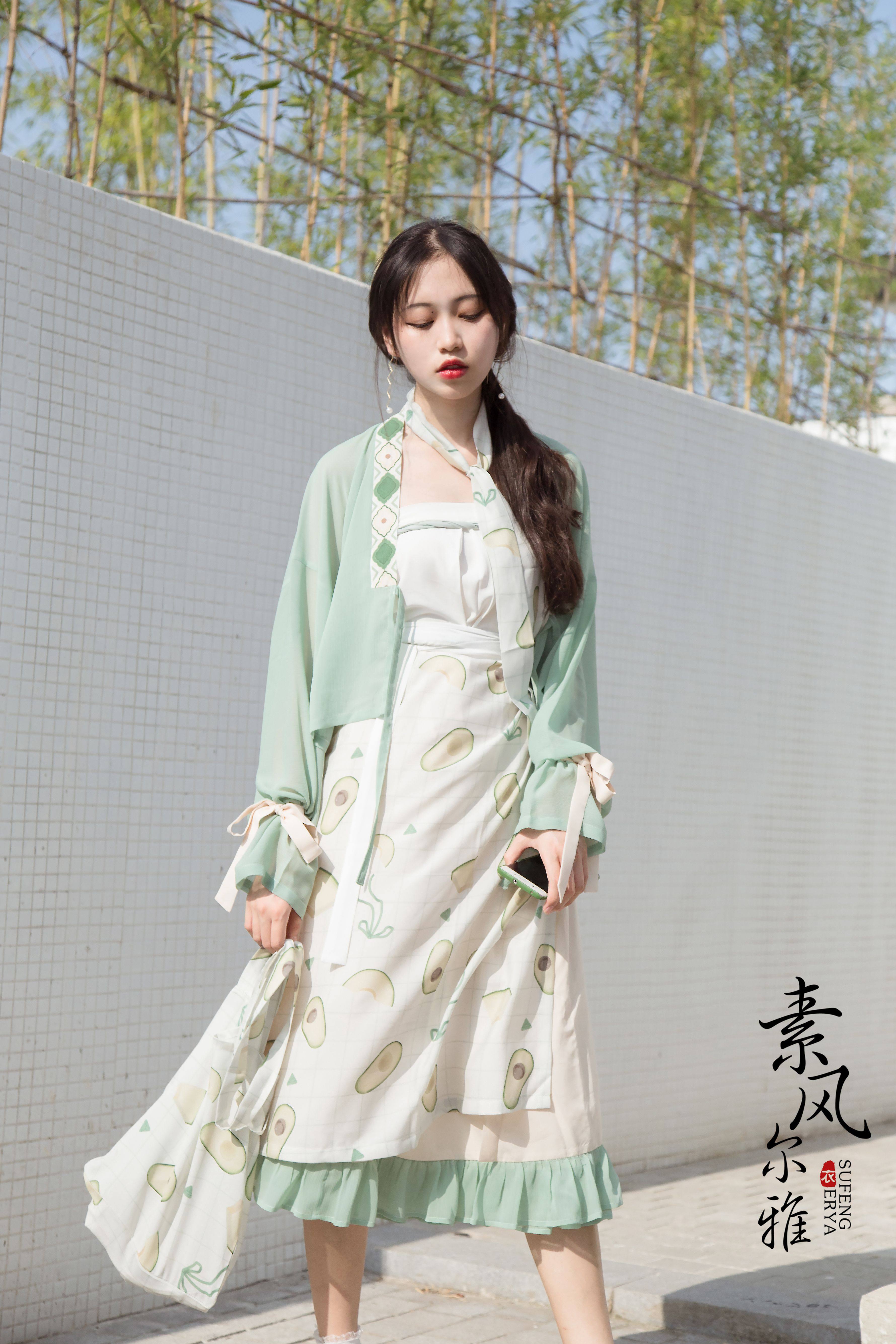 对襟清新两片宋制素风汉服服饰传统国风果中民族服装