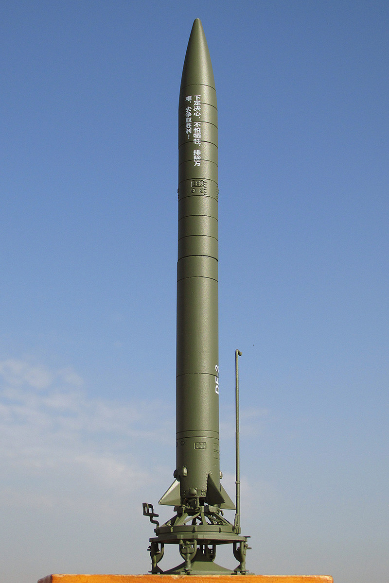 中国东风2号弹道导弹仿真合金模型df2导弹成品坦克