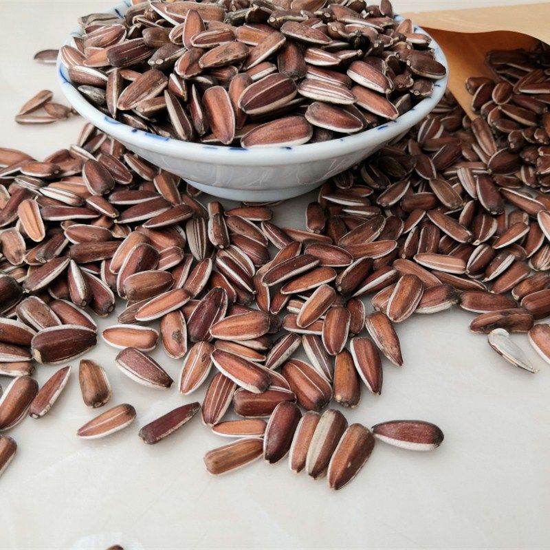 云南2020年高原高原红红皮瓜子葵花花子南生葵花籽瓜子