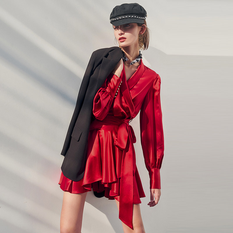 醋酸缎面高端小红连衣裙早秋宴会高级红色气质连衣裙
