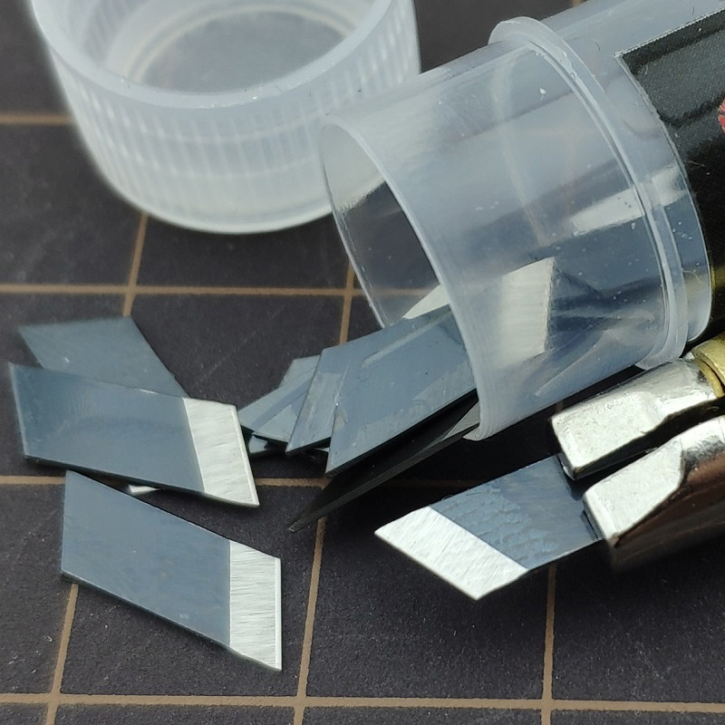 箱牌窄口笔刀刀片黑刃玄刃极刃30通用型弧面水口02毫米极薄刀