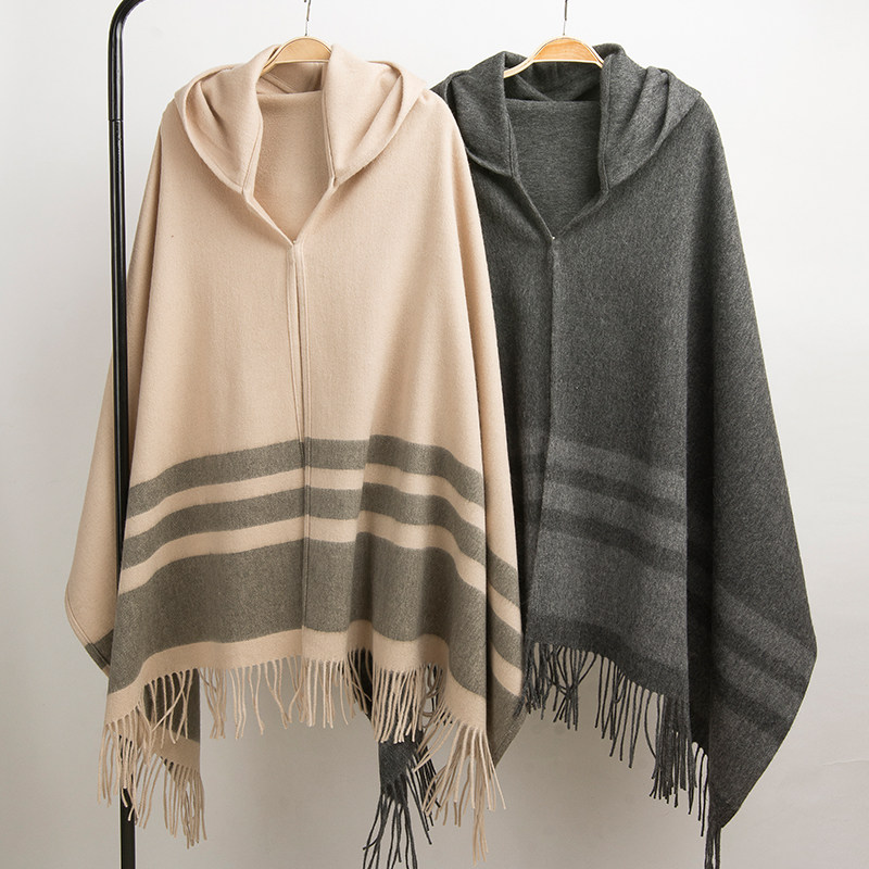 新款纯羊毛条纹带帽办公室气质空调流行个性披肩围巾斗篷秋冬季长