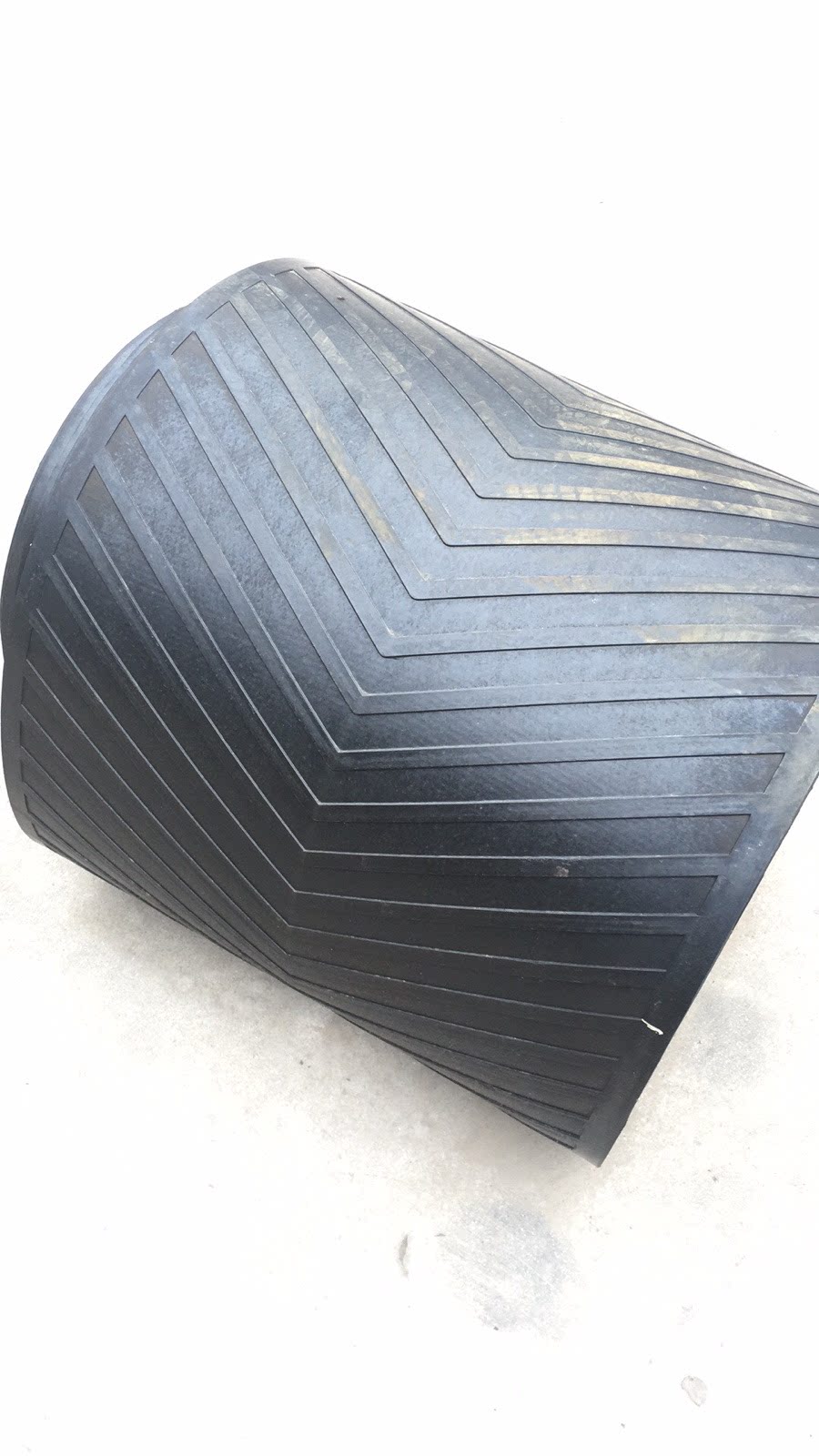 防滑输送皮带传送带粮食输送机传动带人字花纹橡胶v型输送带皮带