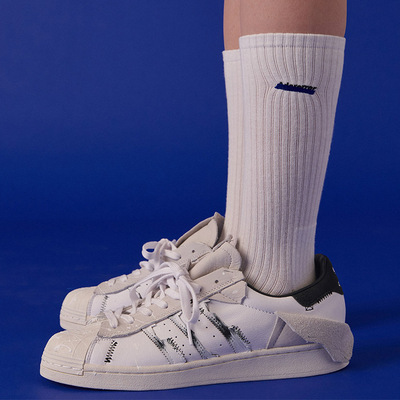 拿铁的饭票adererror折叠刺绣字母袜子运动街头潮流男女中筒袜