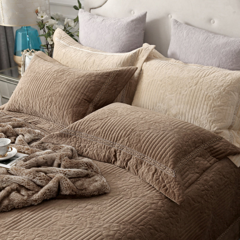 高档奢华韩国床盖三件件套金丝绒水晶绒菲欧式床盖