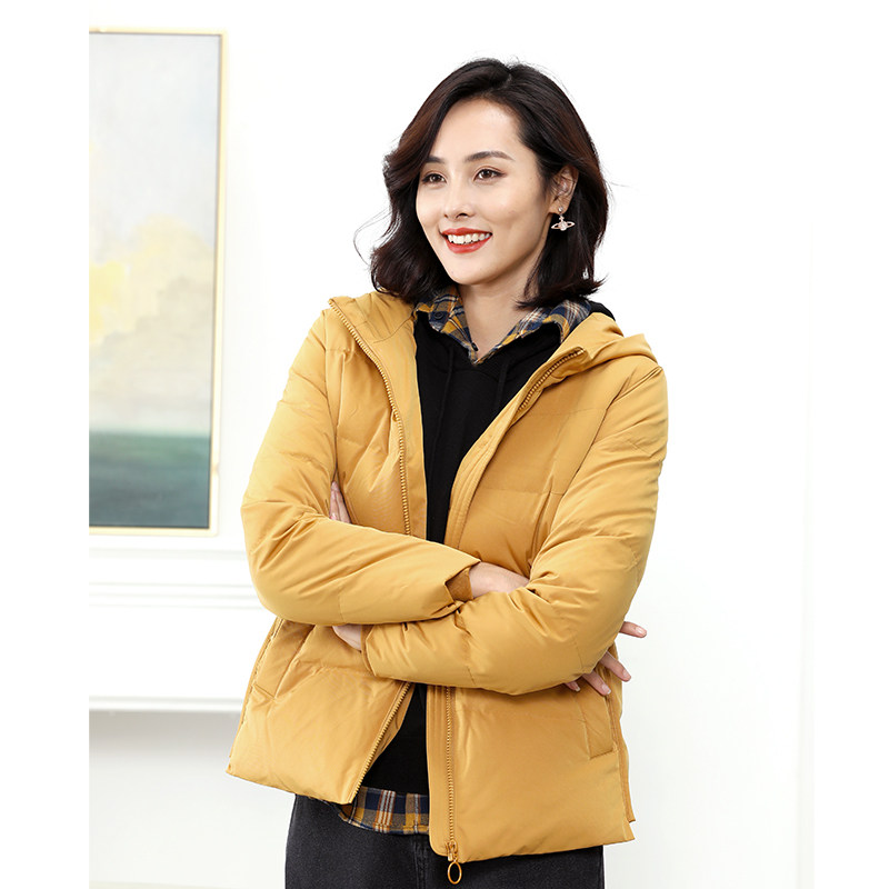 诗燕外套羽绒服鸭绒白鸭绒时装时尚妈妈中年连帽羽绒服