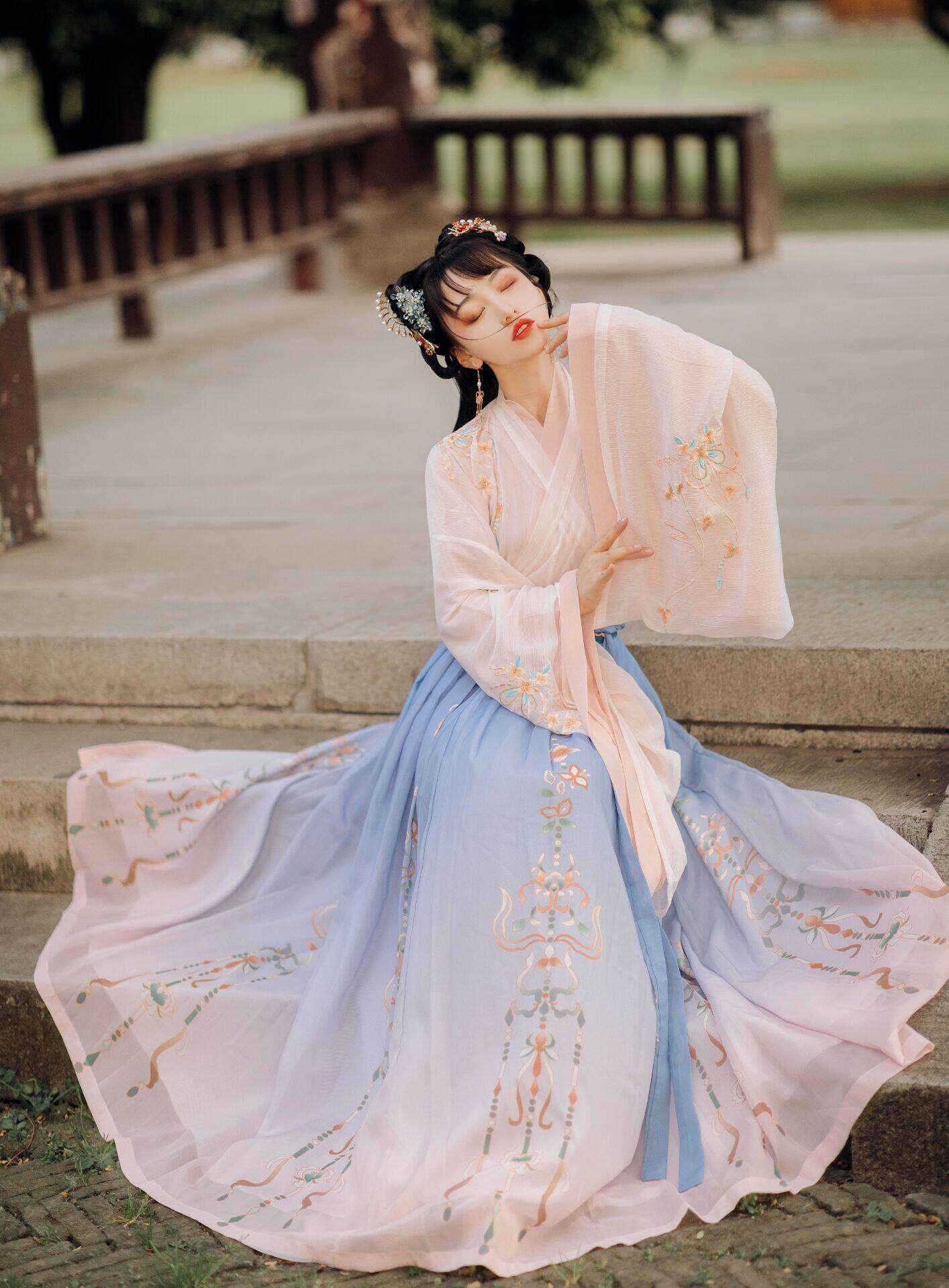 归辞远山娥黛原创汉服女交领齐腰襦裙汉服