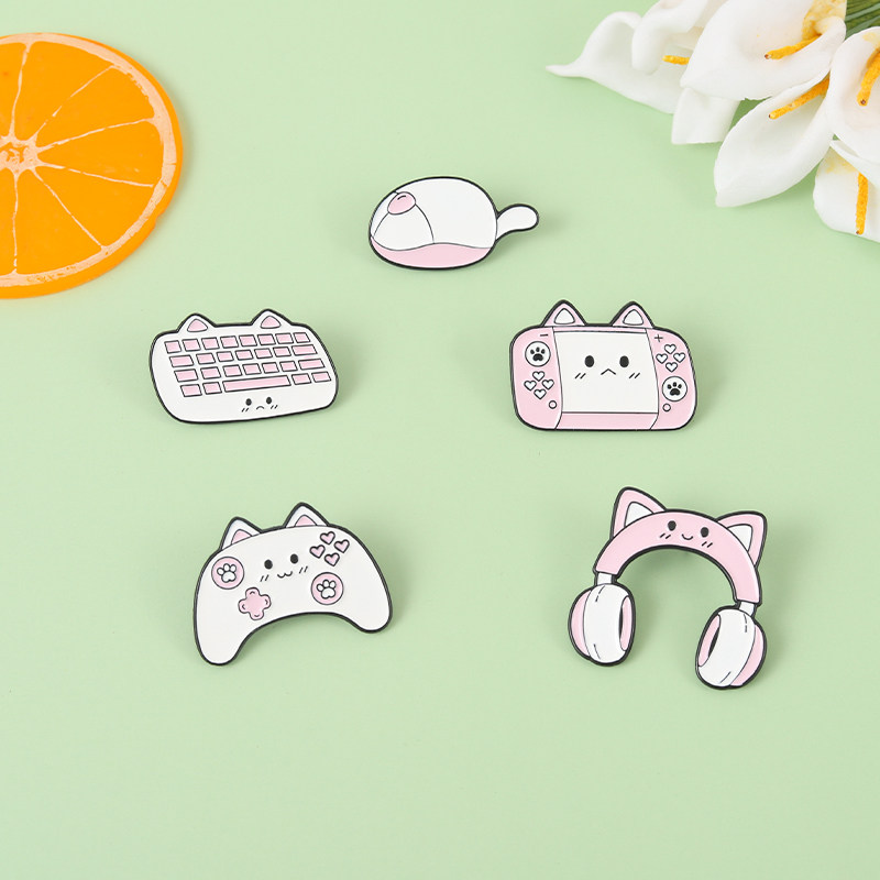 可爱猫游戏机键盘胸针ins个性日系卡通金属徽章胸针