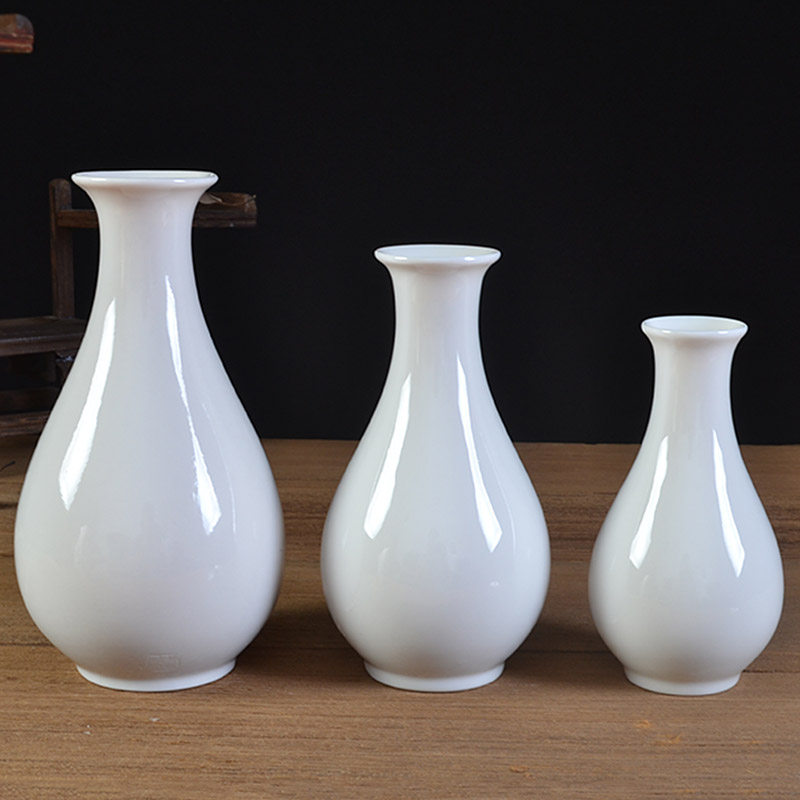 德化陶瓷花插家居饰品白瓷小花花瓶净瓶客厅餐桌摆件花瓶