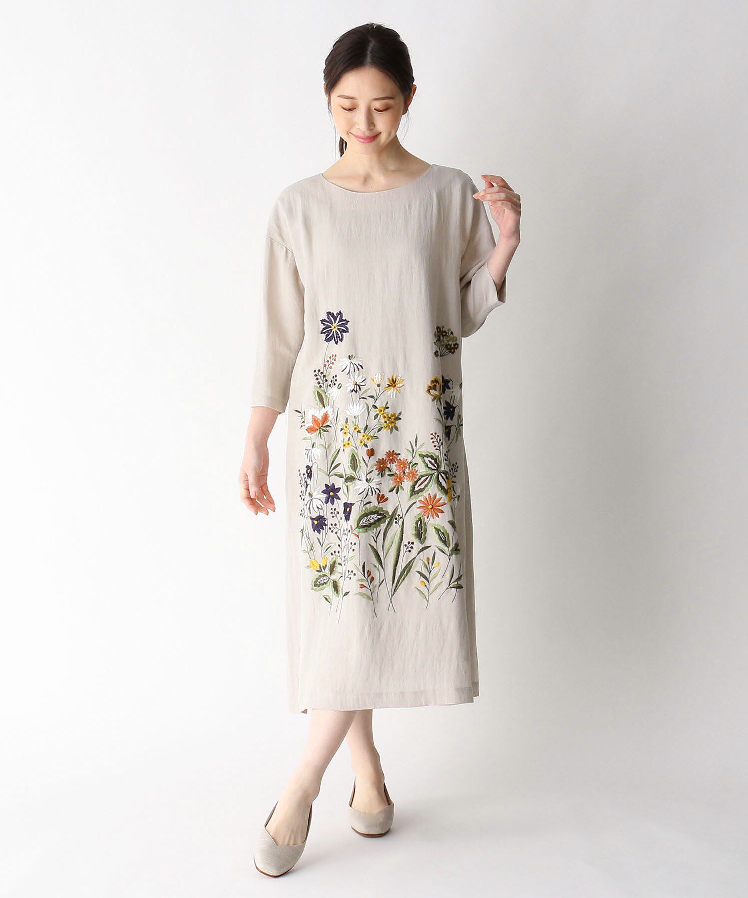 日系高端女装仿麻面料重磅刺绣图案宽松连衣裙连衣裙