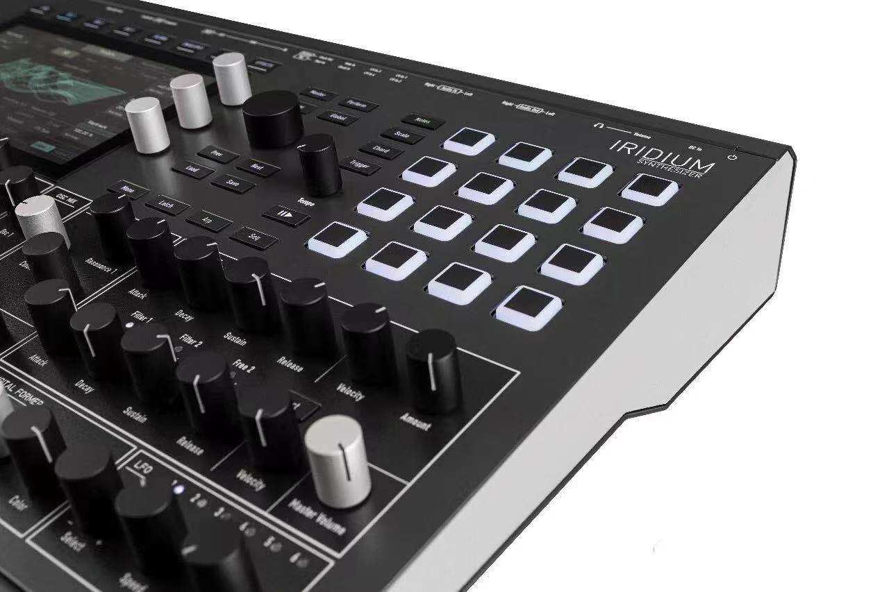 野雅绫iridium德国waldorf新品桌面编曲模拟数字复音合成器