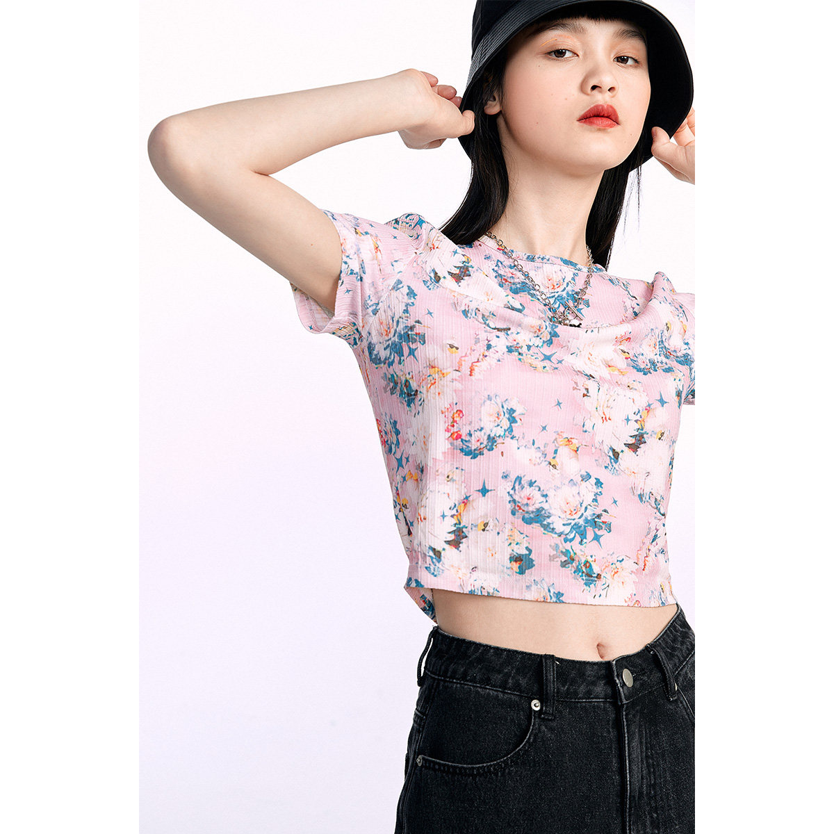 太平鸟bm短打新款圆领紧身上衣短袖设计小众t恤