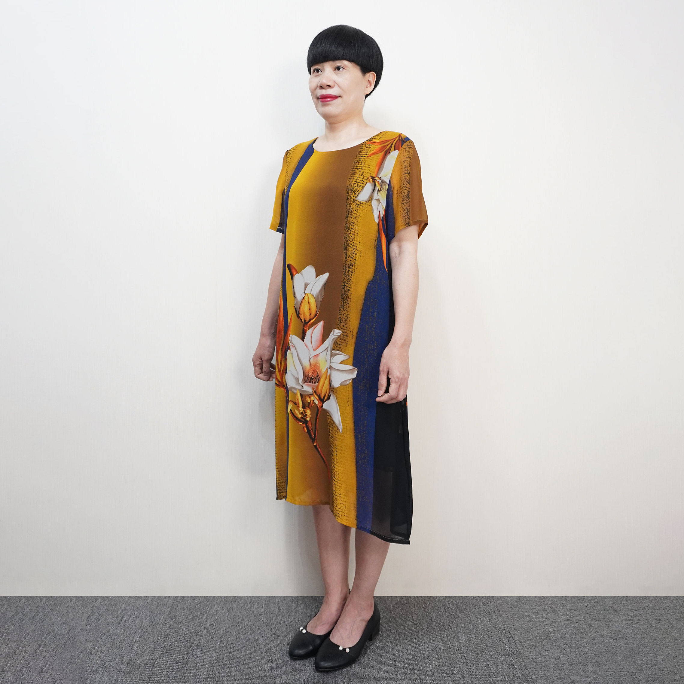 中长55岁妈妈夏装连衣裙花色款女2022洋气婆婆中老年女装