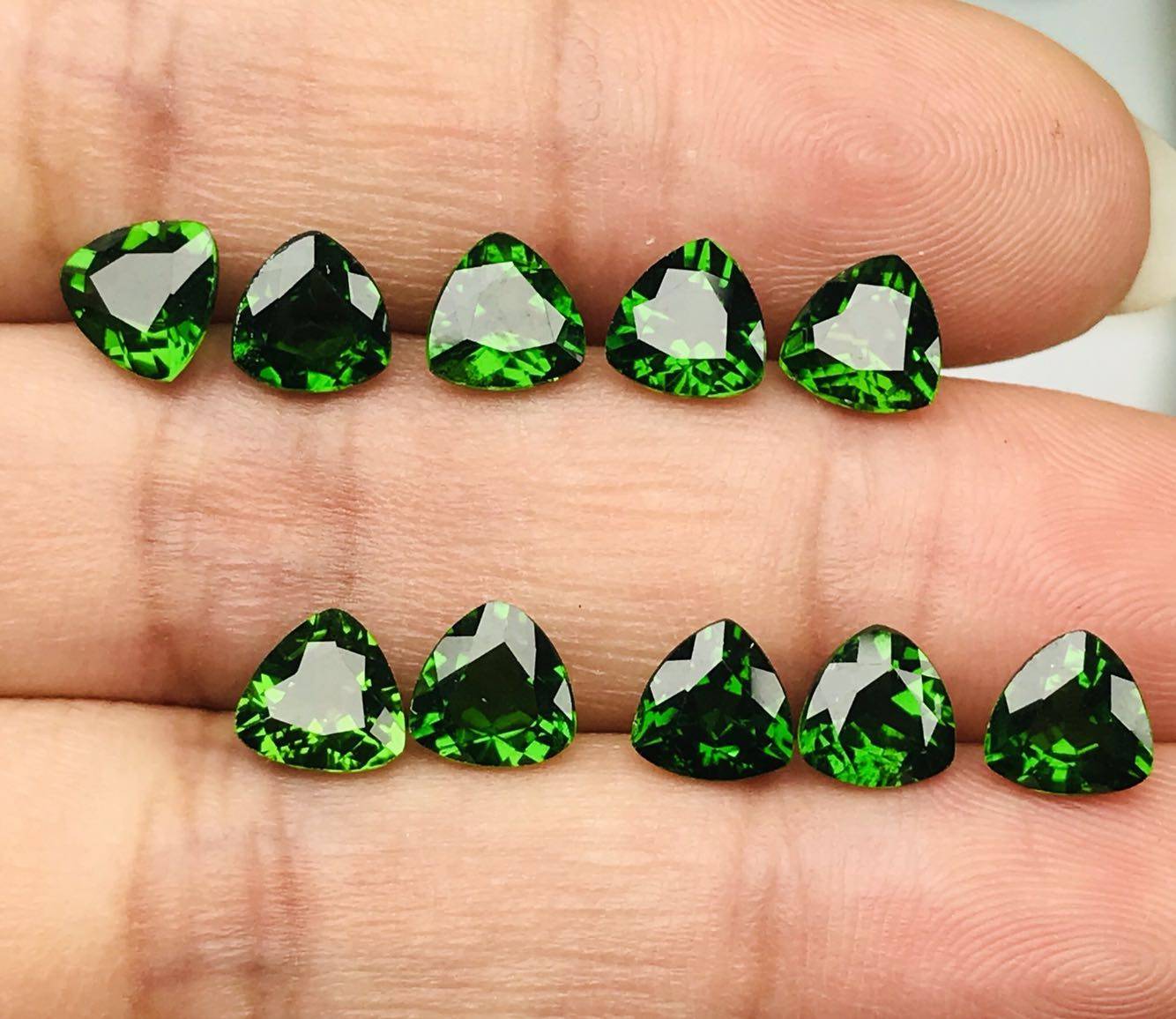 天然森林绿透辉石裸石戒面三角型切割5mm6mm镶嵌其他diy饰品配件