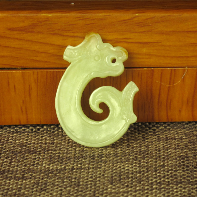 天然和田黄白老玉玉钩红山文化仿古玉器吊坠颈饰