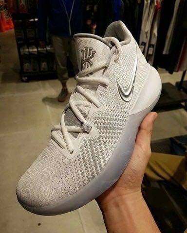nikekyrieflytrap欧文4代简版男子实战篮球球鞋篮球鞋