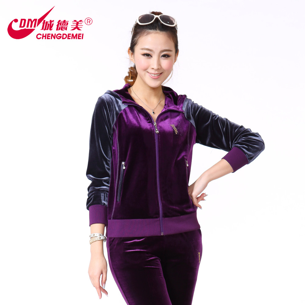 城德美春秋经典女式中老年时尚连帽金丝绒运动服休闲运动套装