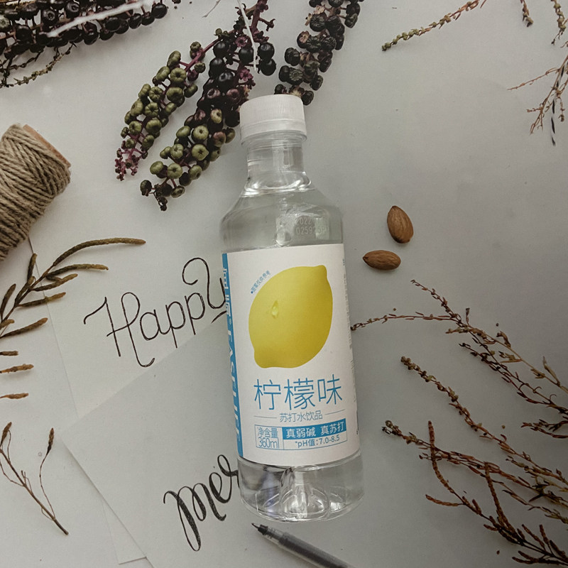 宜简无气柠檬白桃原味葡萄王葡萄苏打水夏橘晴整箱饮用水