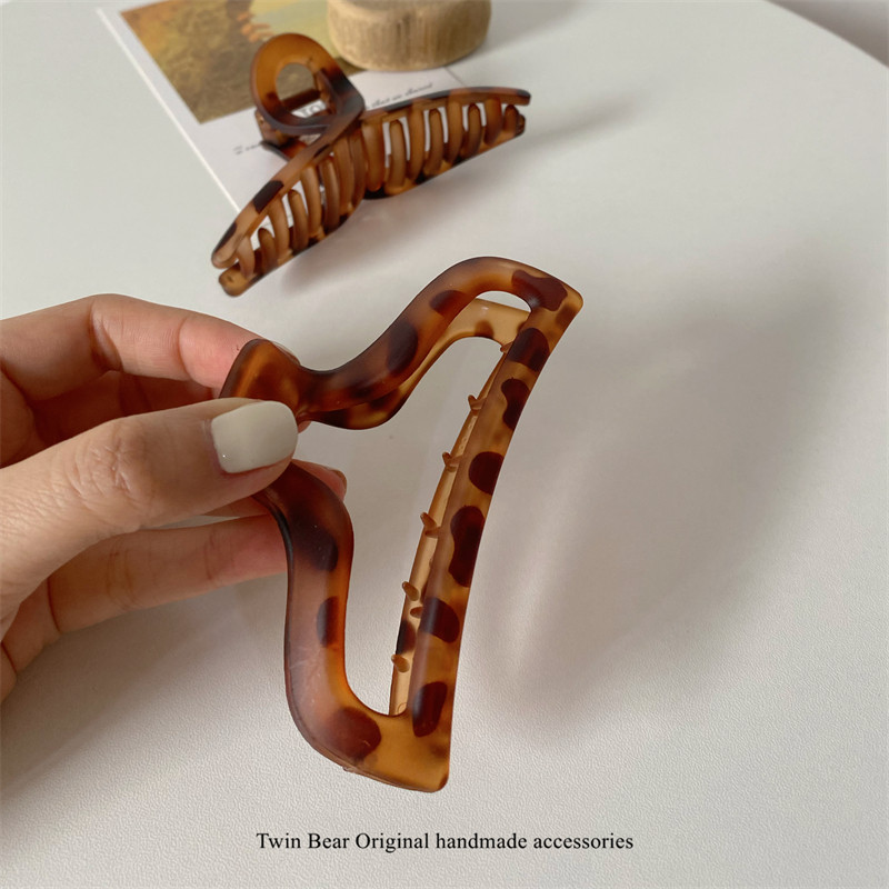 玳瑁简约发夹发抓成人慵懒懒人鲨鱼质感磨砂发饰