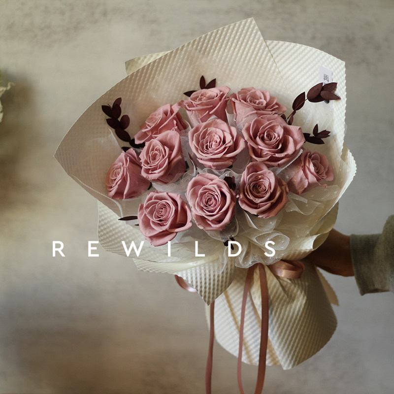 99朵红玫瑰永生永生花花束浪漫抱抱黑纱求婚表白干花