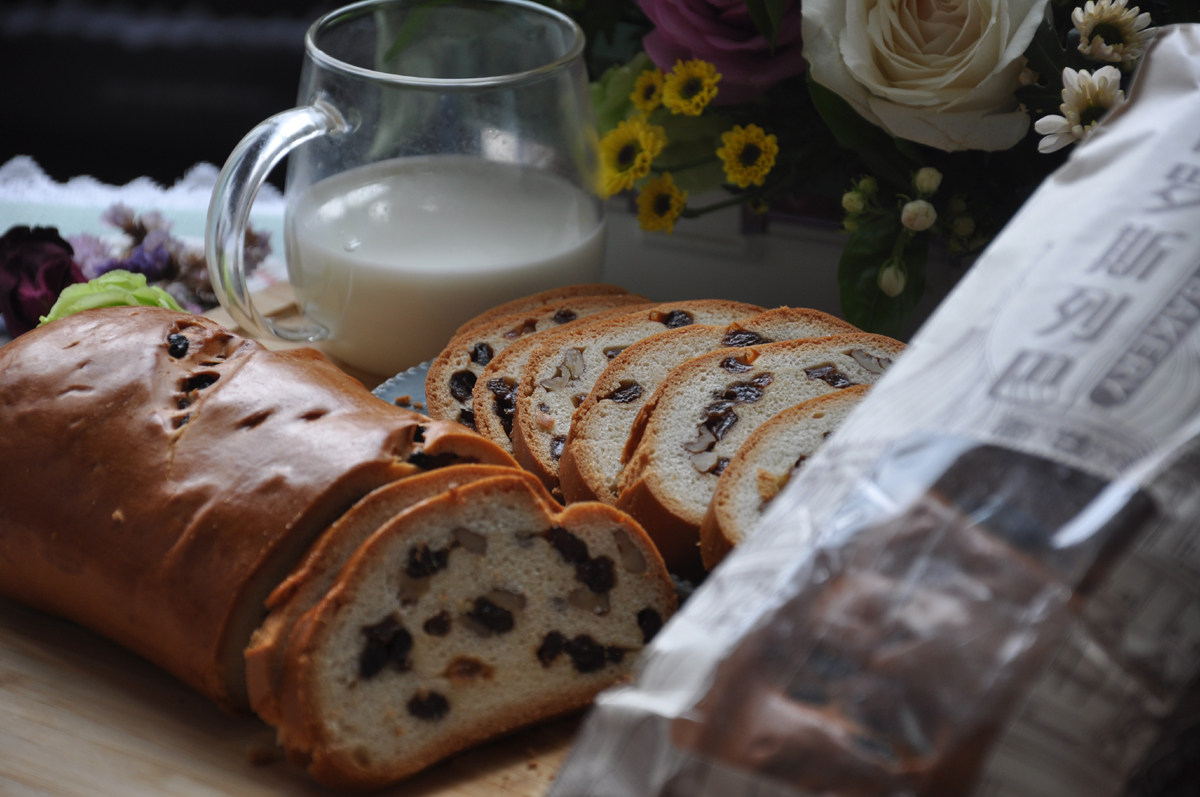 麦趣尔新疆俄罗斯全麦白麦大列巴面包核桃葡萄干营养早餐糕点500g