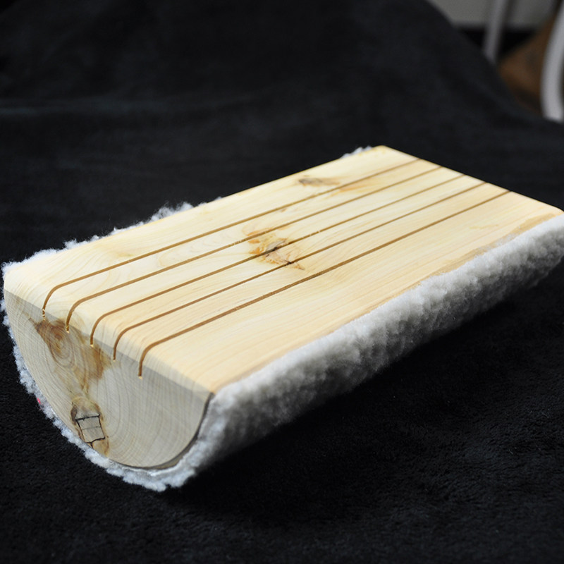 冬季绒布柏木颈椎枕头 实木硬枕颈椎枕木质护颈枕床上用品送枕套