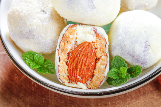 网红奶枣糖巴旦木奶酪枣奶棉花糖夹心杏仁独立枣类制品