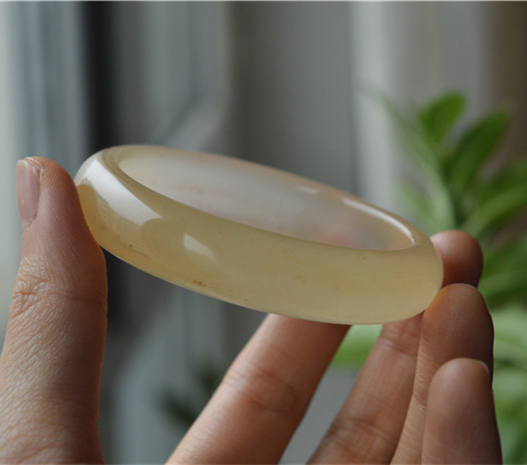 新疆阿勒泰金丝玉手镯正品戈壁玉天然玉石带光玉镯纯色俏色0129