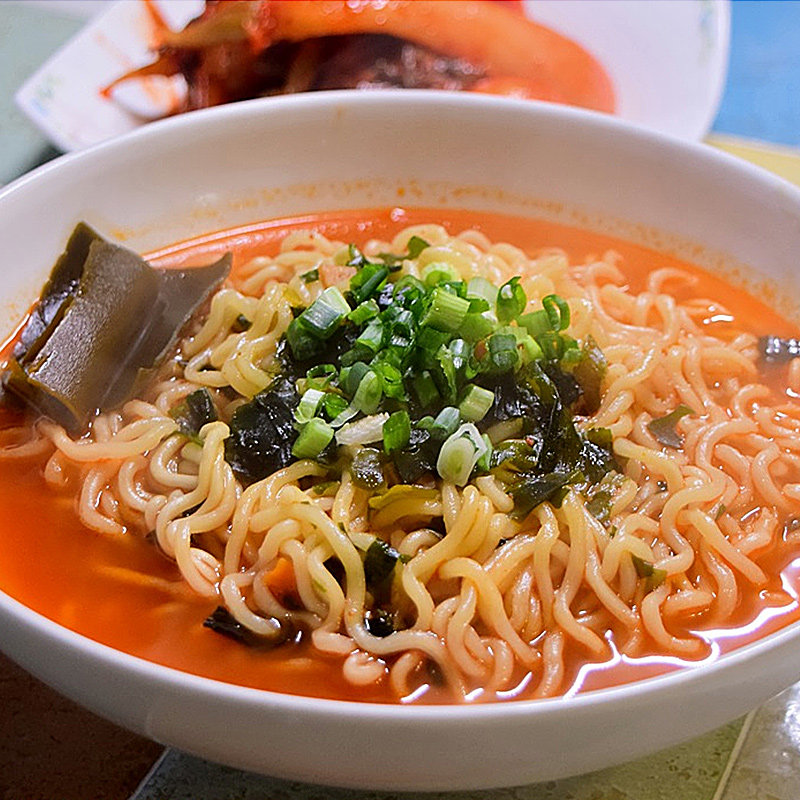 韩国进口方便面农心小浣熊辣味乌冬海鲜汤面炸酱冲泡方便面