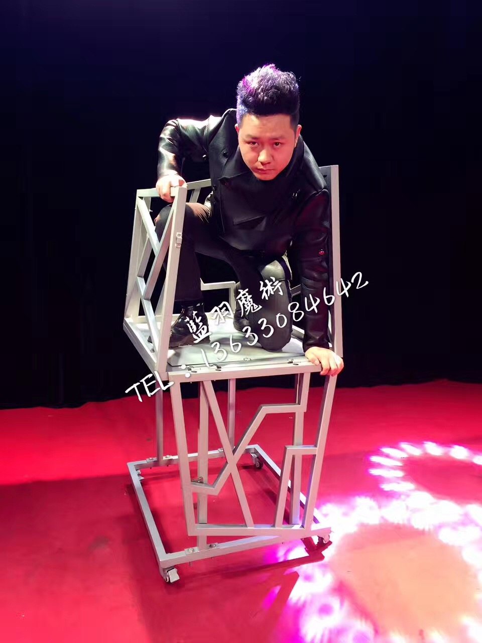 大型舞台魔术道具新款异形火笼出人迷你版快魔术道具