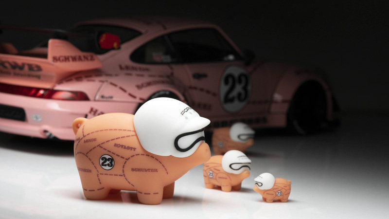 现货pinkpig粉猪公仔23号搭配车模场景摆件火车