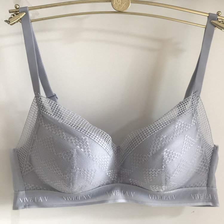 春夏曼妮芬性感蕾丝钢圈长三角比偏舒适文胸内衣文胸