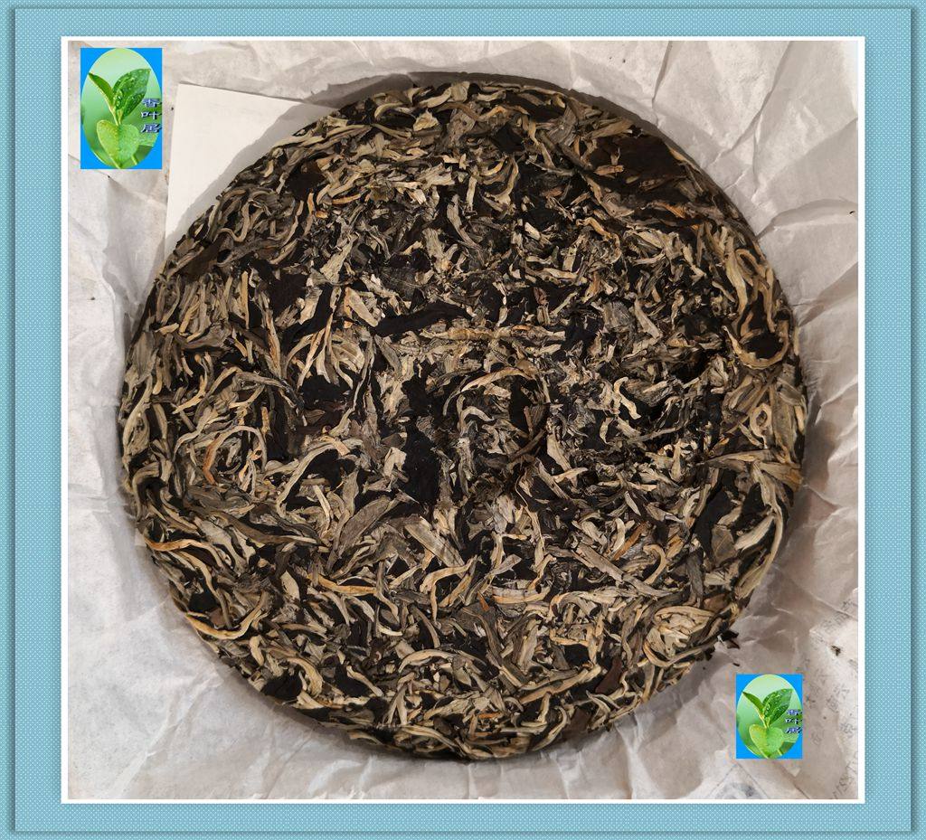 2015年普洱市彝人马帮茶坊云南白茶357克景迈大树普洱