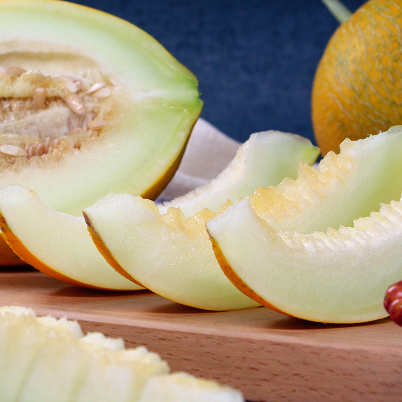 巴盟磴口华莱士蜜瓜香瓜甜瓜应季瓜果内蒙古现摘哈密瓜