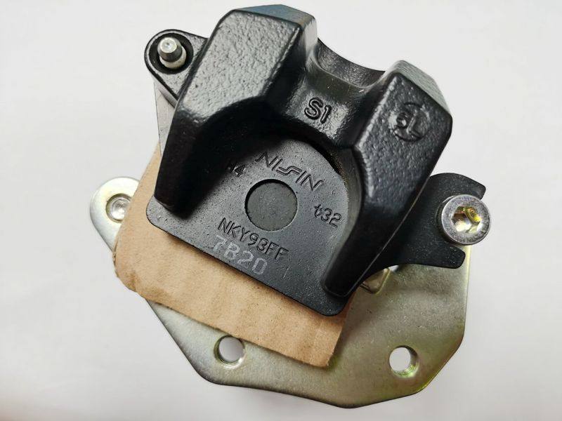 适用铃木乐至ur110t刹车qs110t油刹下摩托摩托车车前刹车片