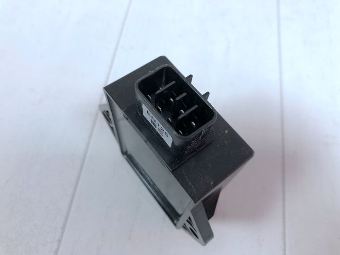 点火器适用铃木钻豹en125-2e3f3e锐爽hj125k-a-2a-3a三点点火器