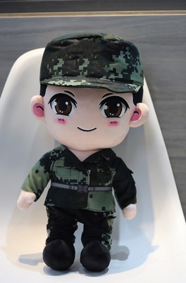 送兵哥哥礼品公仔布娃娃结婚饰品军人迷彩娃娃毛绒布艺类玩具