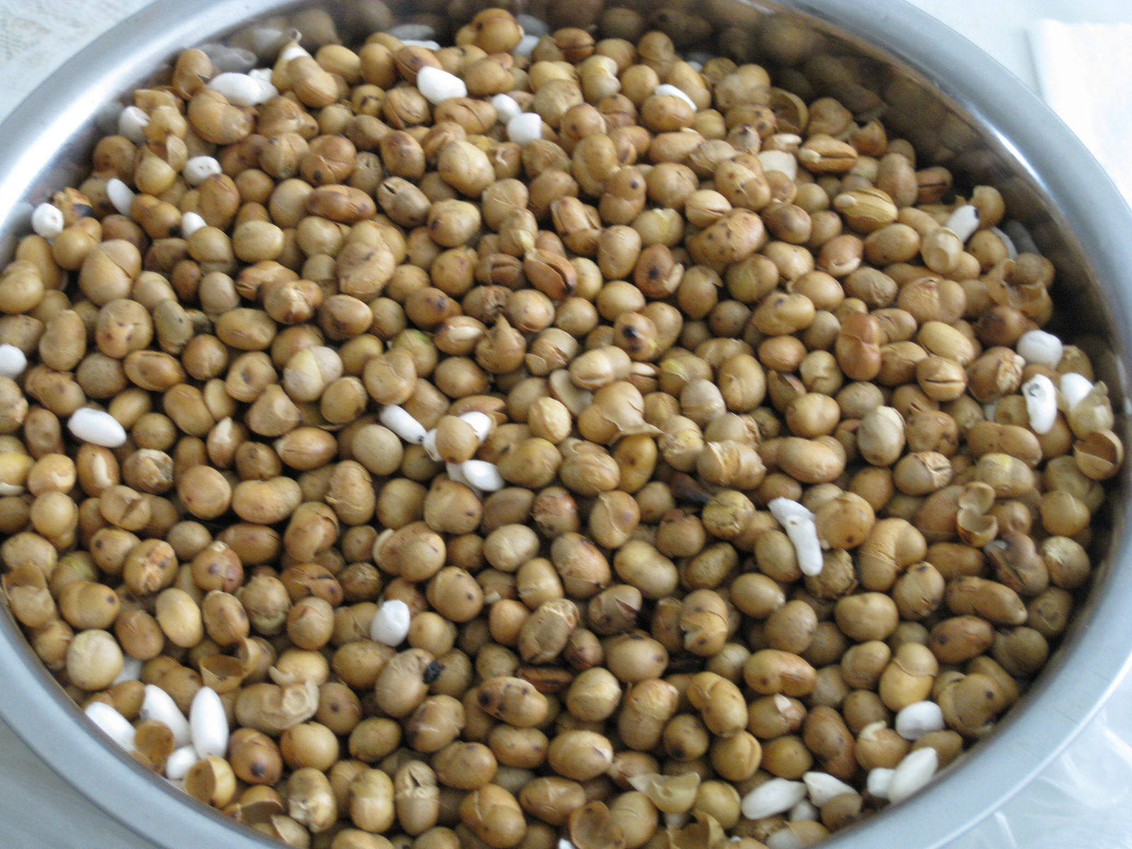 爆黄豆炒黄豆传统休闲零食老式爆米花现爆年货爆年糕片1斤包邮