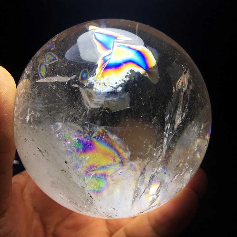 8.5cm天然白水晶彩虹水晶球摆件 包裹彩虹如同白鸽 晶体多处彩虹