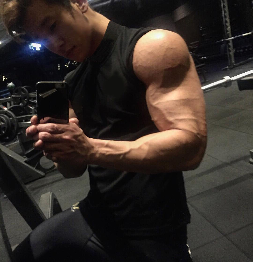 夏运动撸铁打底弹力衣服男速紧身衣训练健身无袖背心