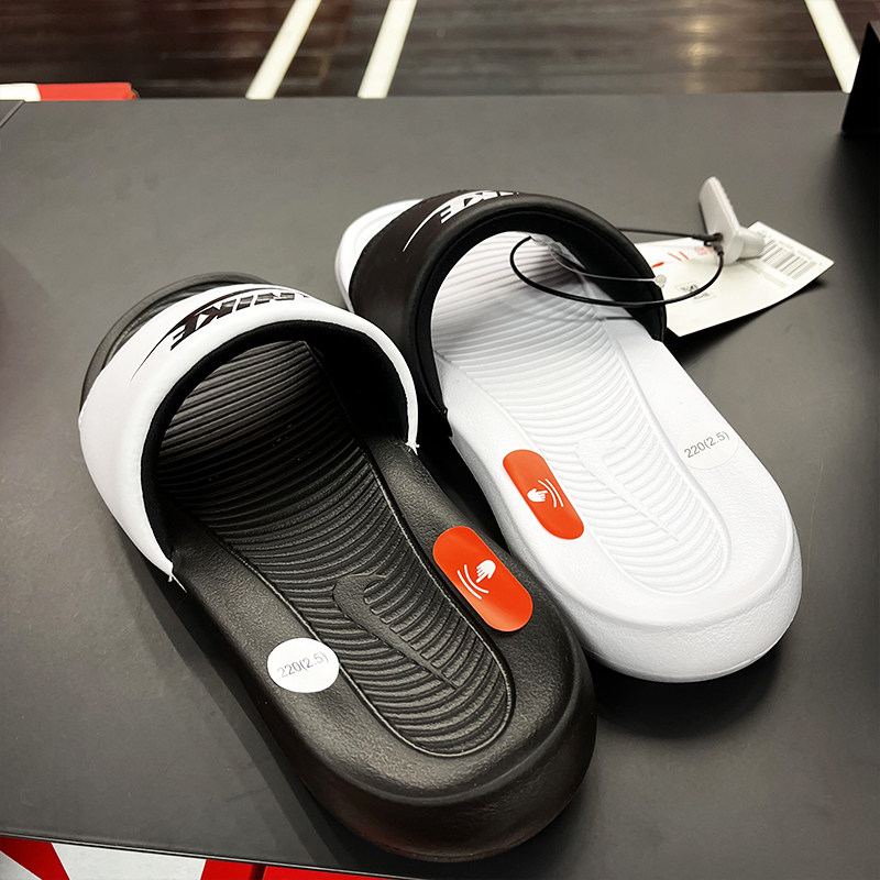 正品nike耐克女子拖鞋运动休闲鸳鸯黑白拼色沙滩运动拖鞋