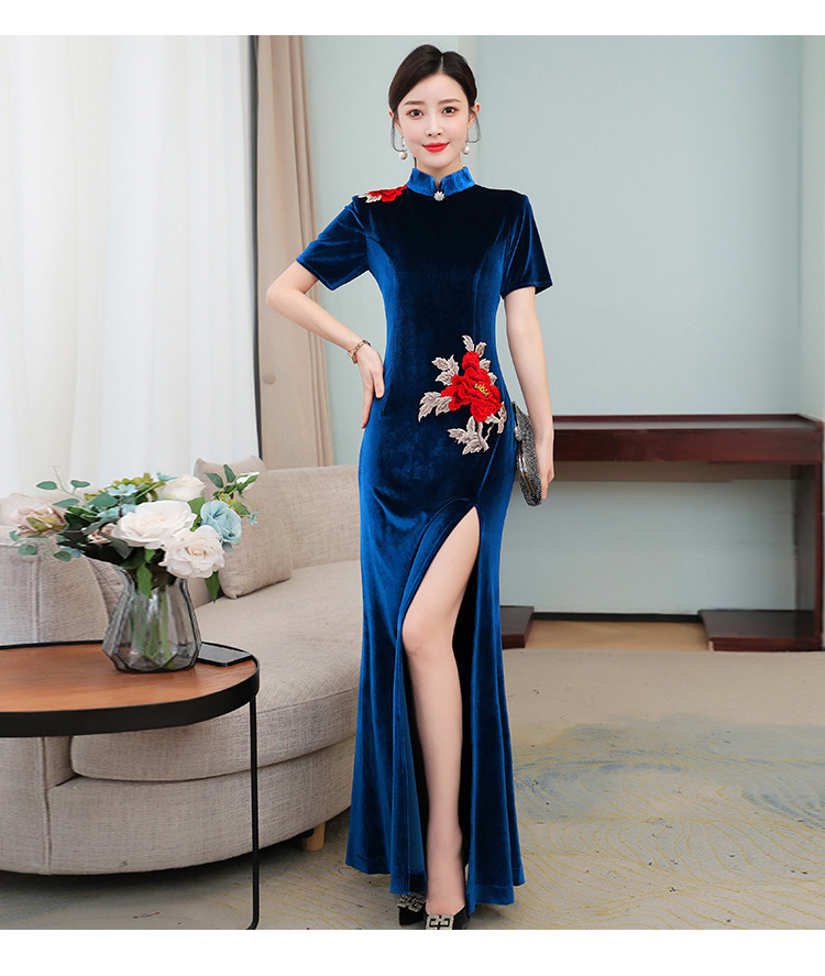 丝绒旗袍2022新款舞台演出素雅复古改良连衣裙蓝色模特走秀礼服女
