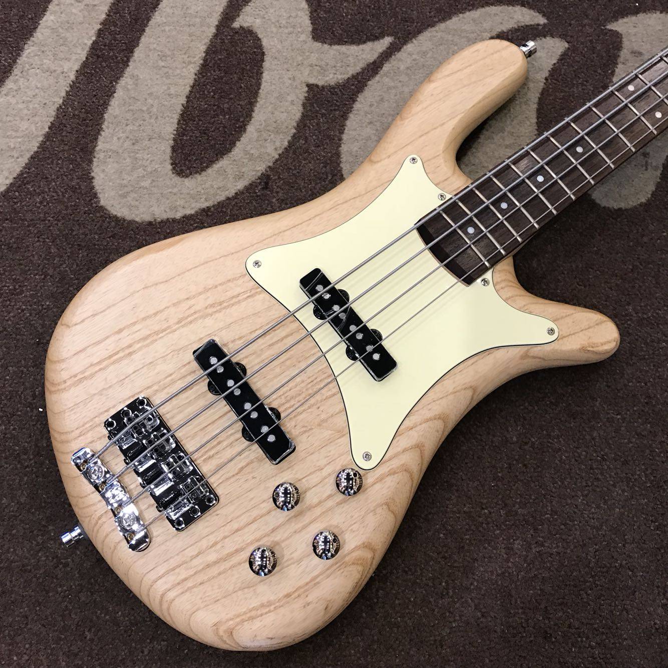 德产warwick握威贝斯巡洋舰双美美金流光溢彩拇指电贝贝司电贝司