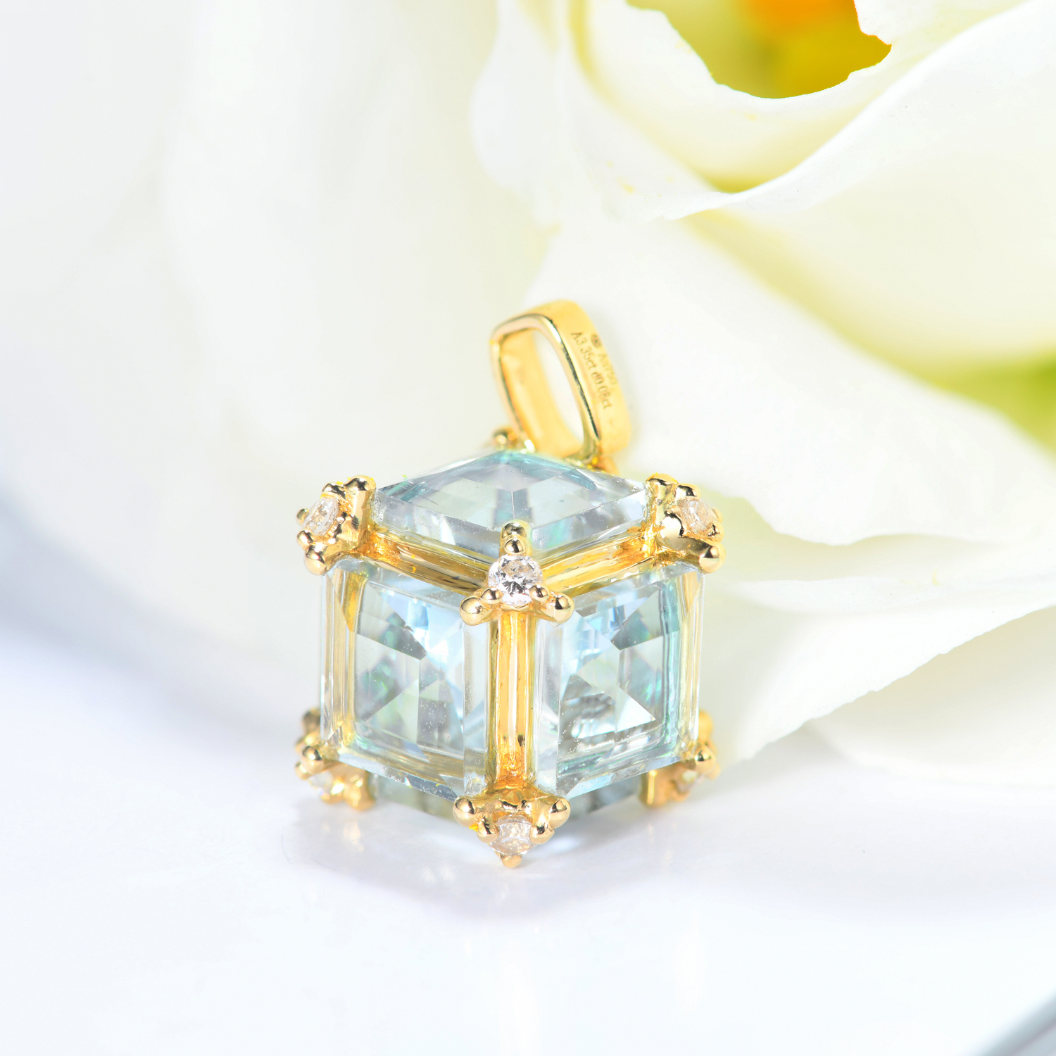 宝石矿工18k黄金魔方公主海蓝宝钻石小清新方形颈饰