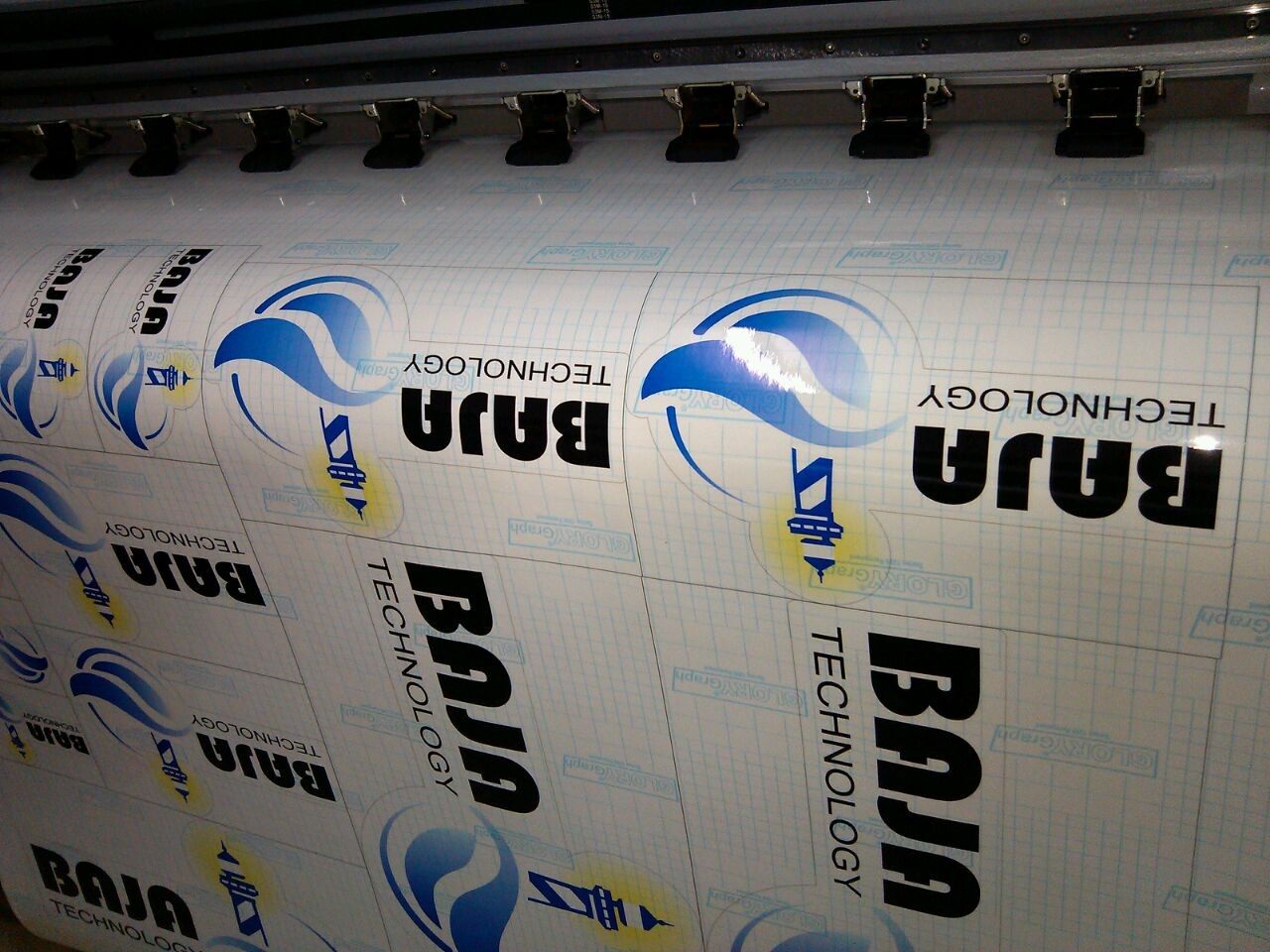 车贴背胶户外海报防水白黑可移透明喷绘写真写真