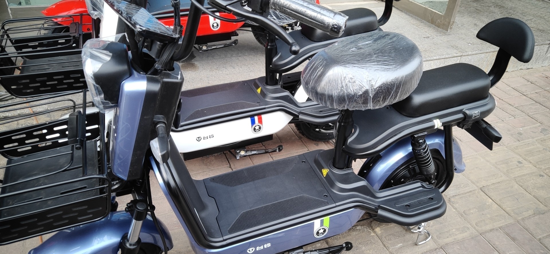 适用于台铃新国标国标tdt1125z电动车炫奥脚垫踏板踩皮电动车脚垫