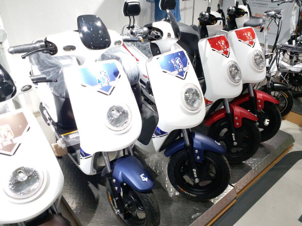 雅迪小米米果青春tdt983z电动车脚垫踩踏板防水防滑电动车脚垫