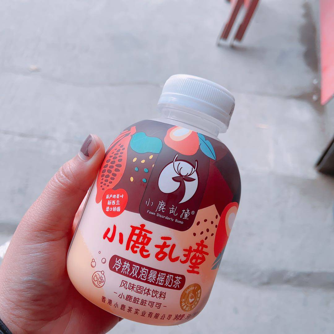 饮料小鹿乱撞暴摇奶茶固体手摇爆摇抹茶脏脏杯装奶茶
